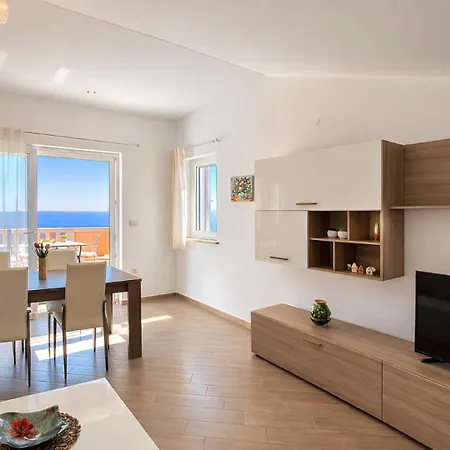 Lusia Pool&sauna Opatija By Guide Brseč