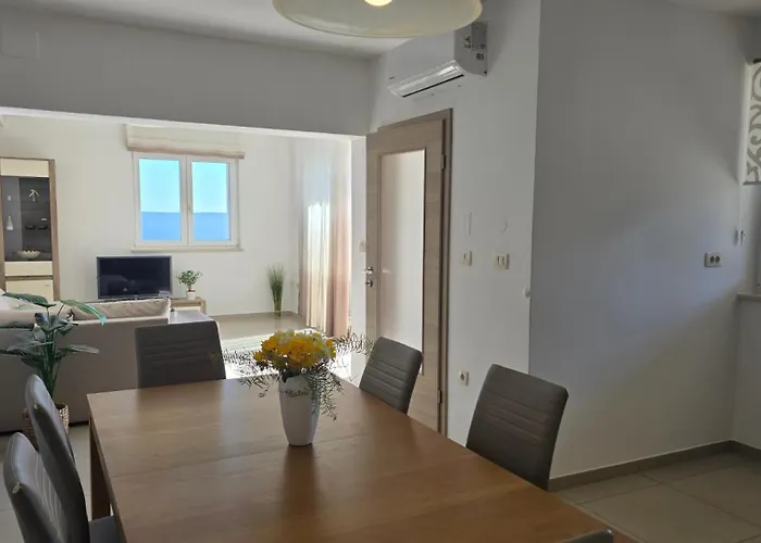 Lusia Pool&sauna Opatija By Guide *