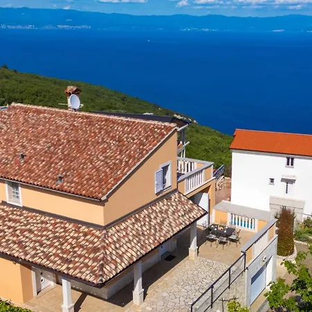 Lusia Pool&sauna Opatija By Guide
