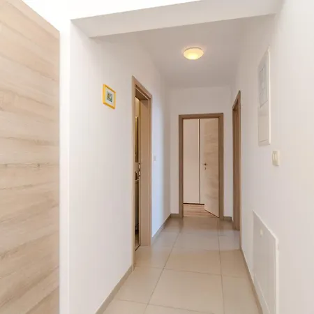 Lusia Pool&sauna Opatija By Guide
